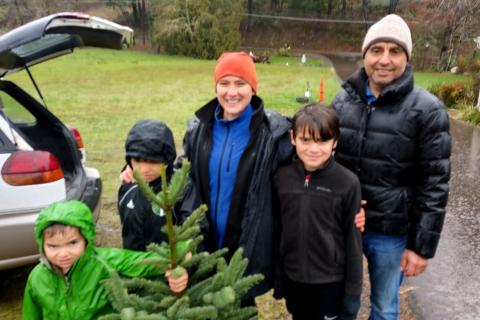 MomsRising member Rosa Walker and her family