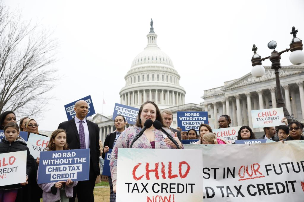 Our MomsRising member from New Hampshire Amber speaks about the expanded Child Tax Credit at our press conference