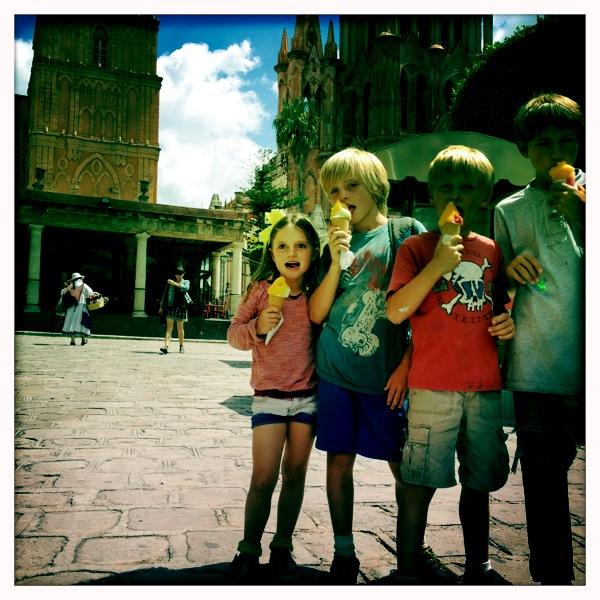 San Miguel de Allende, bilingual kids