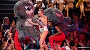 Miley-Cyrus-Performance